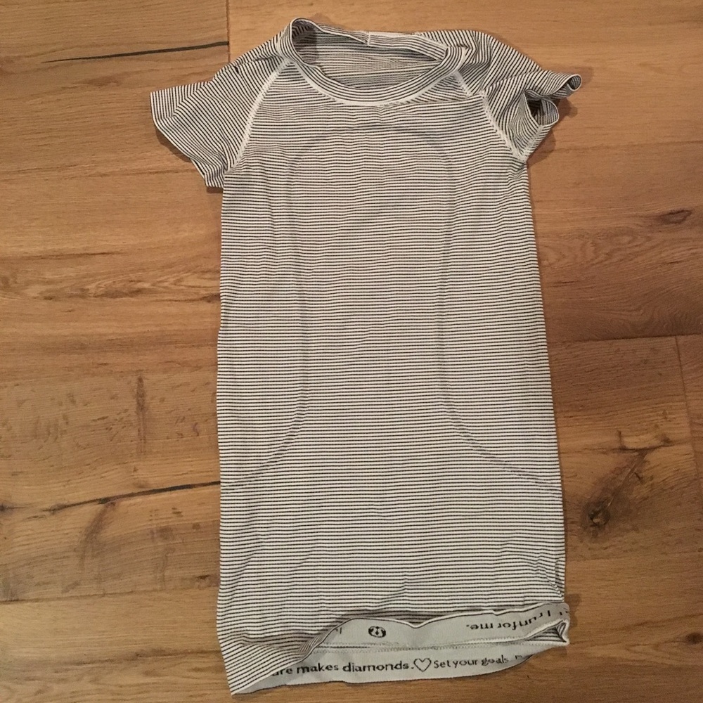 Lulu Lemon running shirt