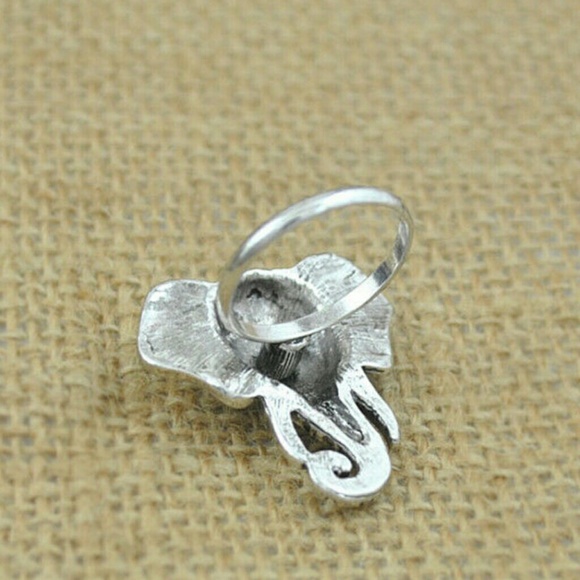 🌹Beautiful Adjustable Vintage Elephant Ring! - Picture 7 of 8