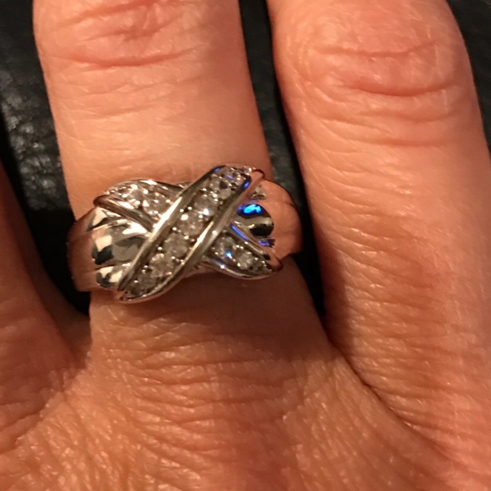🎉Sterling Silver .925  "X" Crystals Ring💎