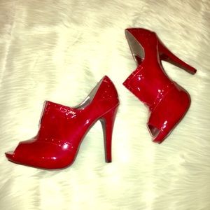 Red Pumps Size 6