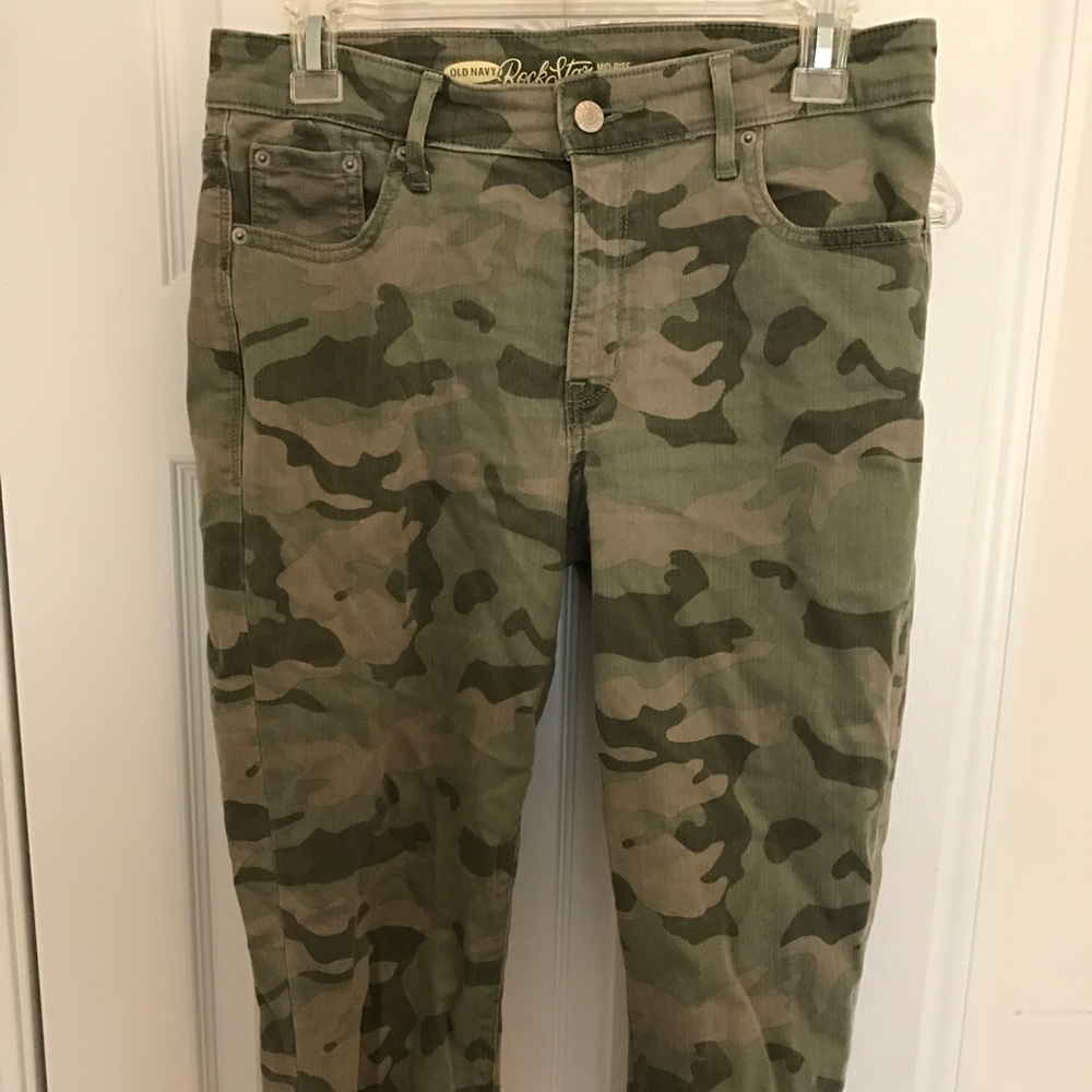 Cami Old Navy Rockstar jeans in 8 Long
