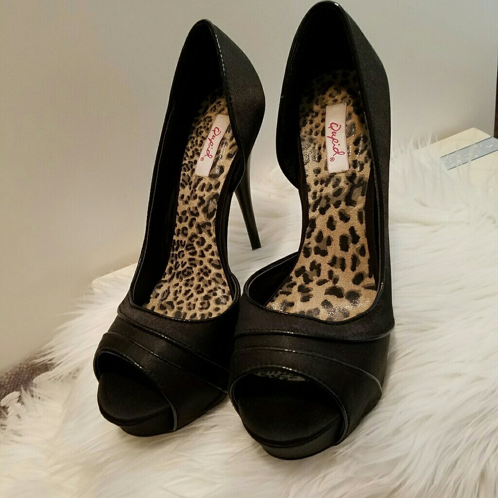 Girls night out heels ?? NWOT