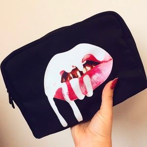 Kylie Jenner Make Up bag! Only have three left!