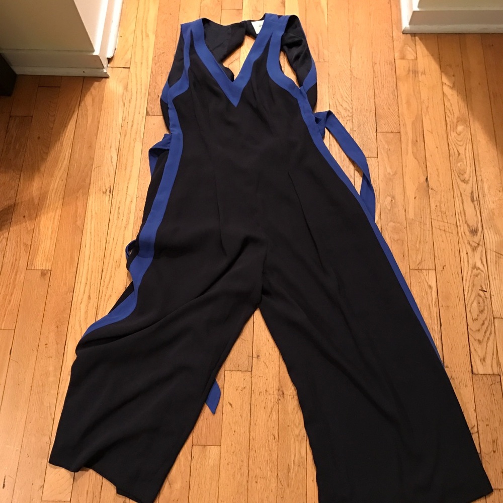 amazing wide leg jumpsuit!