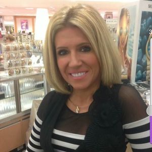 Meet your Posher, Ella