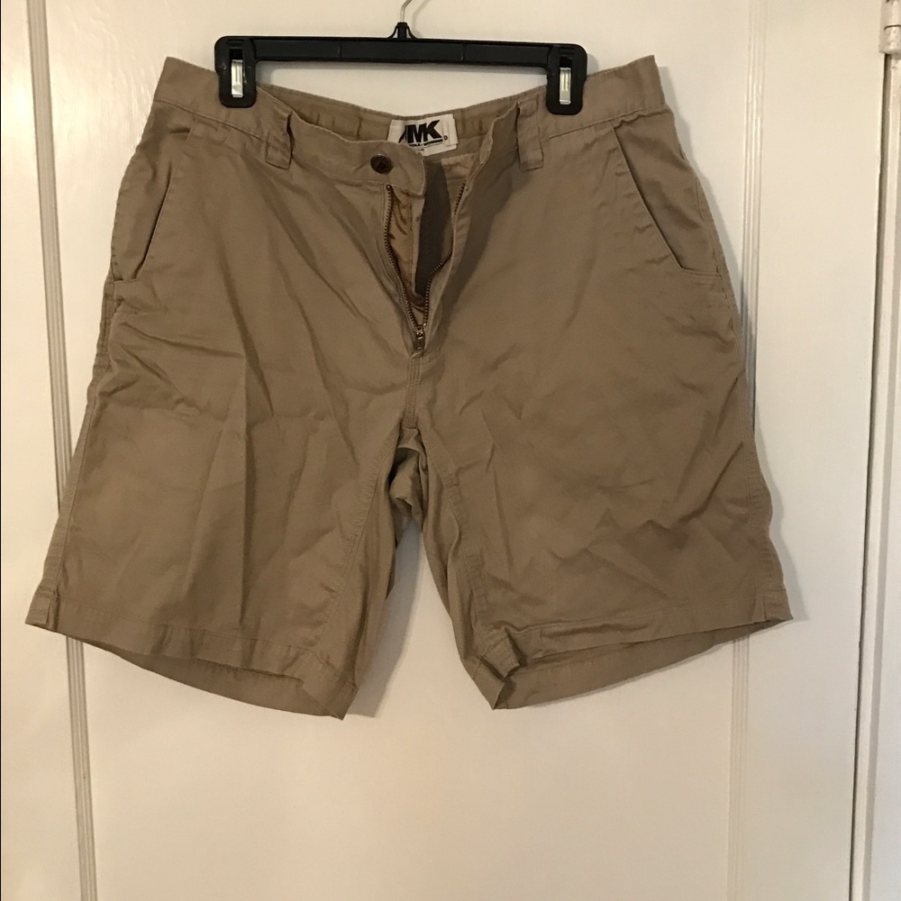 Mountain khaki shorts