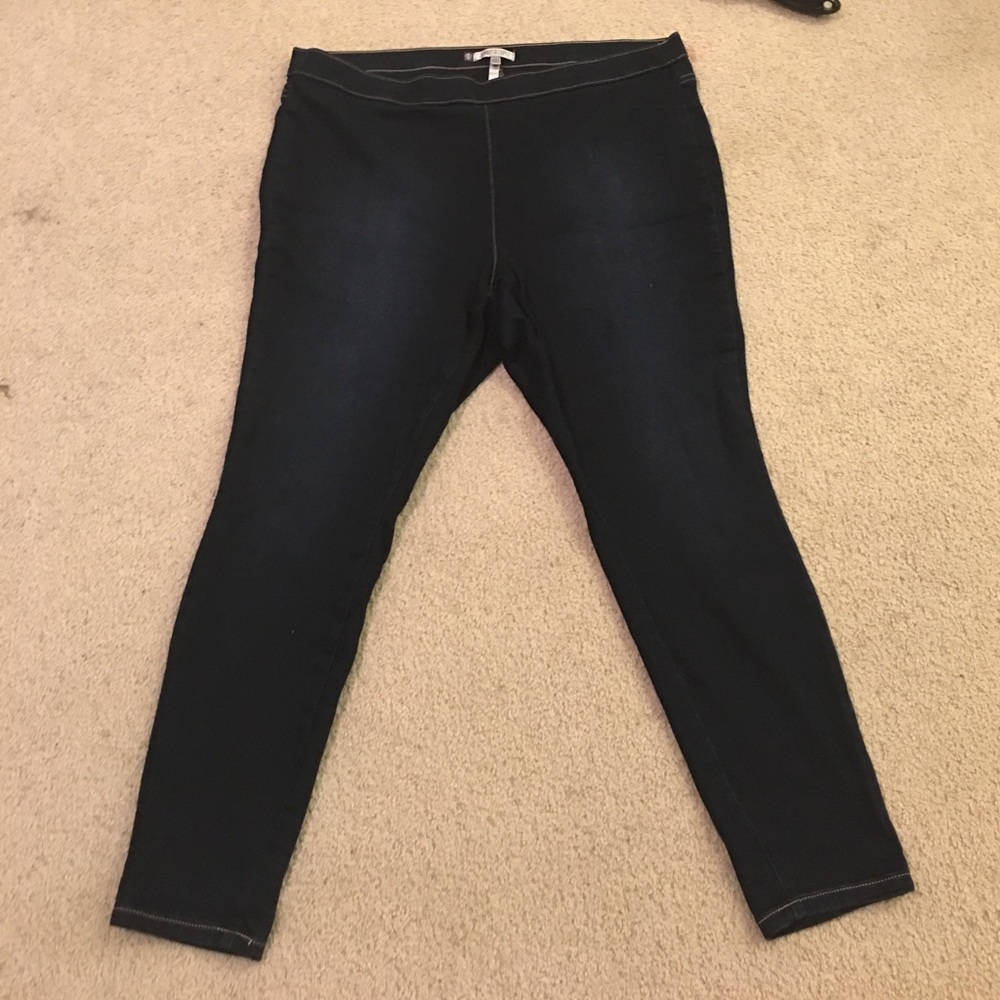 Dark wash, JLo Jeggings