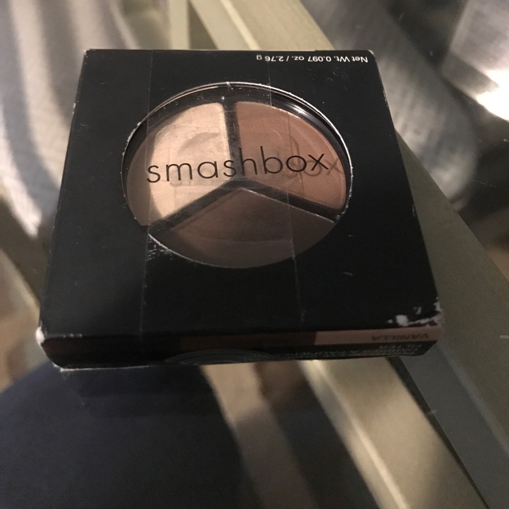 Smash box Photo Op eye shadow trio.