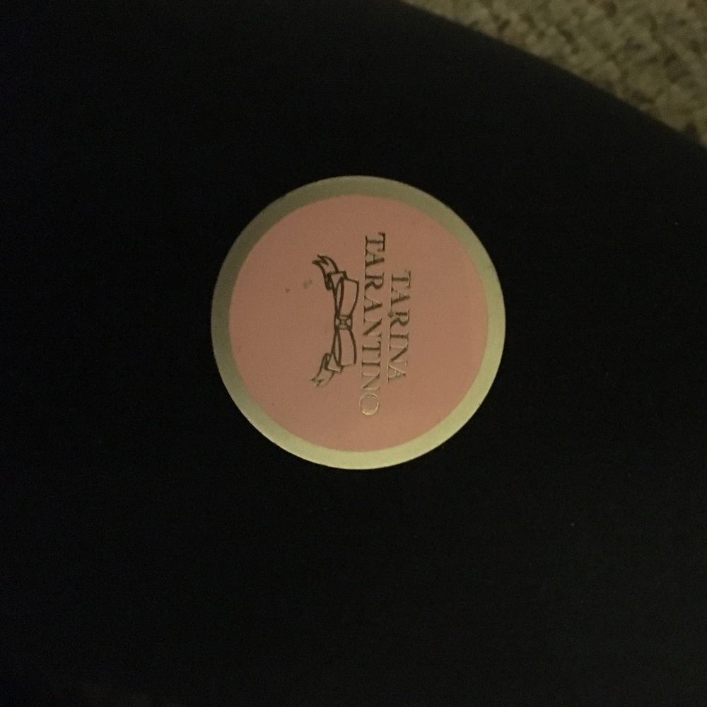 Tarina Tarantino sparkles