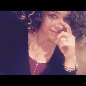 Meet your Posher, Angeline