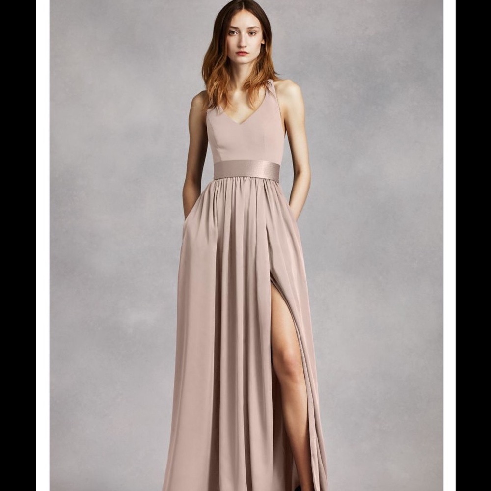 FLASH SALE❗️New✨V Neck Prom Gown/Dress with Sash