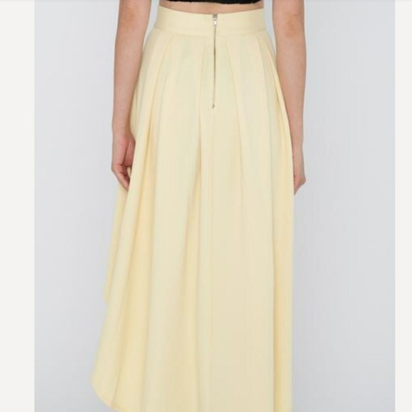 🌻ONE SMALL LEFT💛HIGH LOW SKIRT💛🌻 - Picture 3 of 4