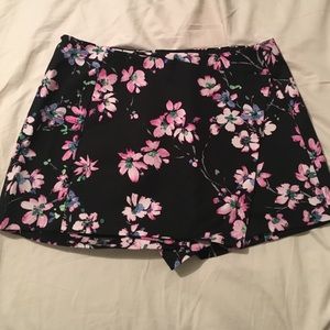 Slit front skort NWT
