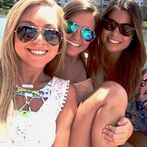 Meet your Posher, Lizzie