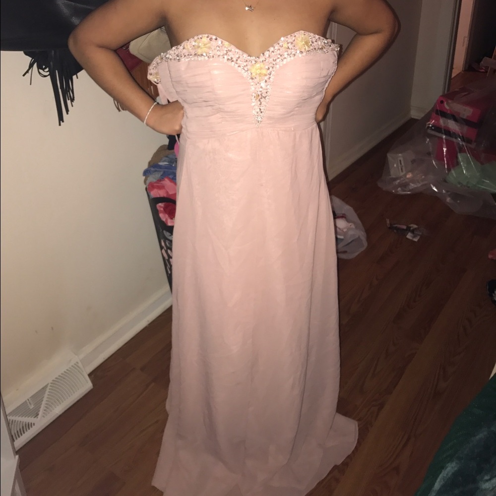 Prom dress - Picture 2 of 3