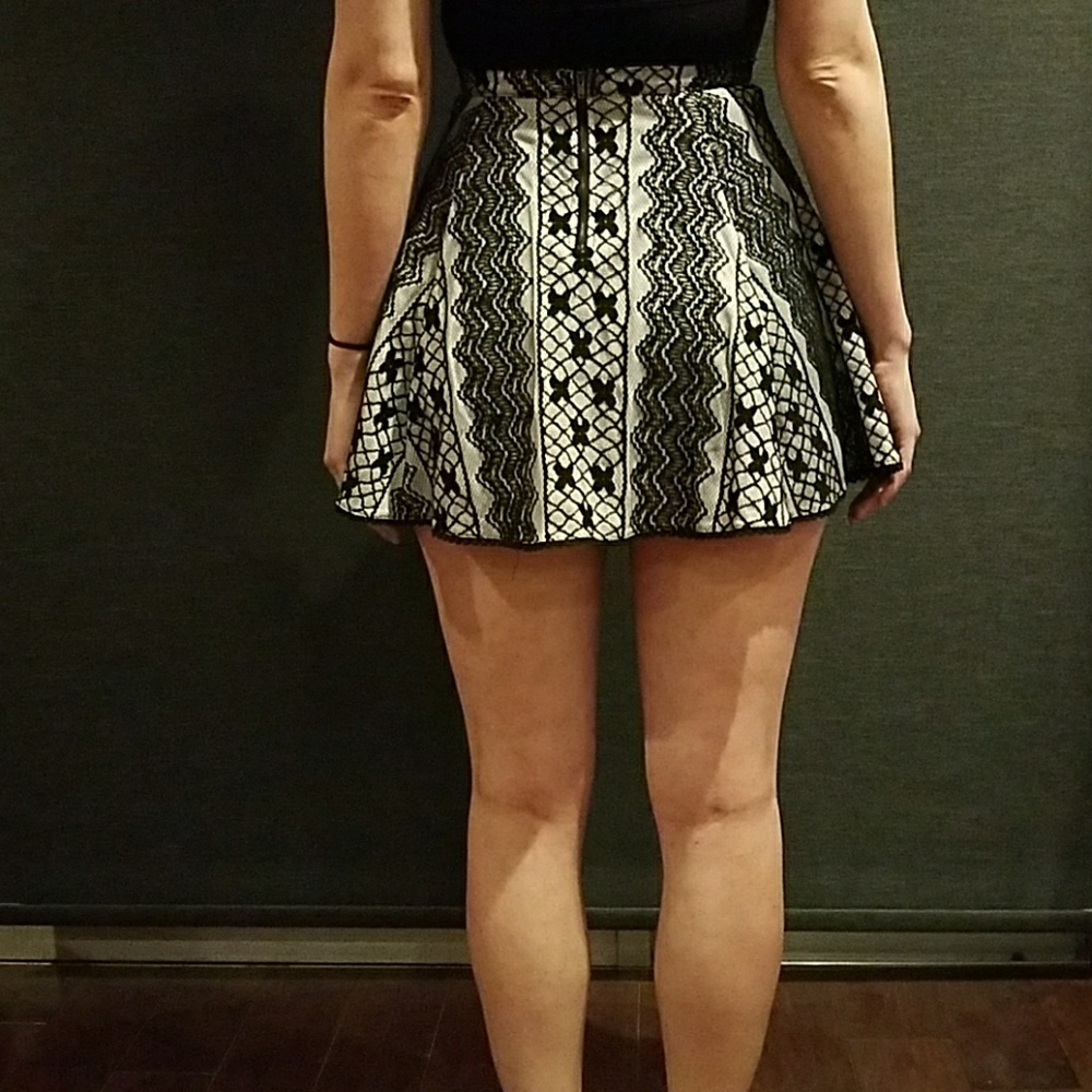 🌈❤LACE MINI SKIRT❤🌈 - Picture 3 of 4