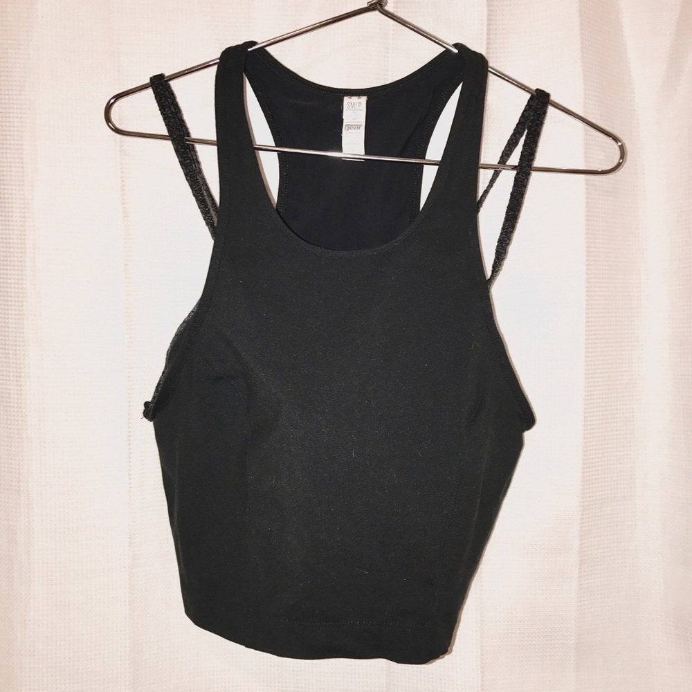 Under Armour • Cropped workout top w/ built-in bra