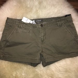 Khaki short shorts
