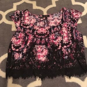 NWOT Jessica Simpson floral and lace crop top