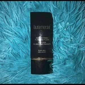 Laura Mercier foundation Smooth Finish flawless