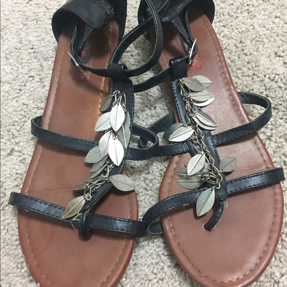 Black feather sandals