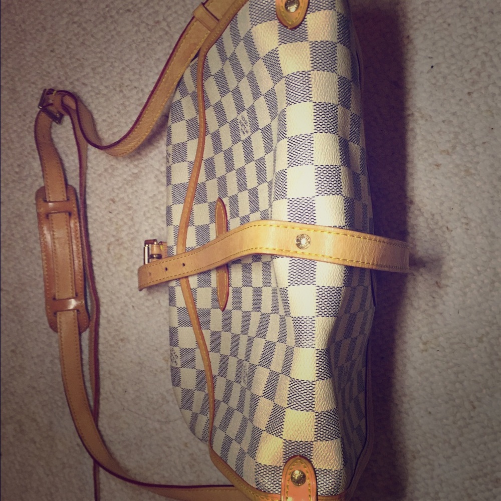 Louis Vuitton Crossbody Messenger Bag
