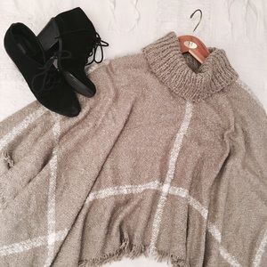 Tan/White Poncho