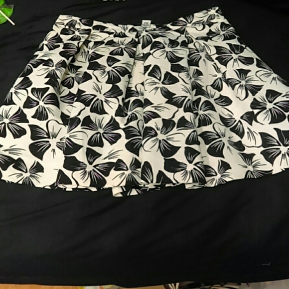 Forever 21 skater skirt - Picture 1 of 3