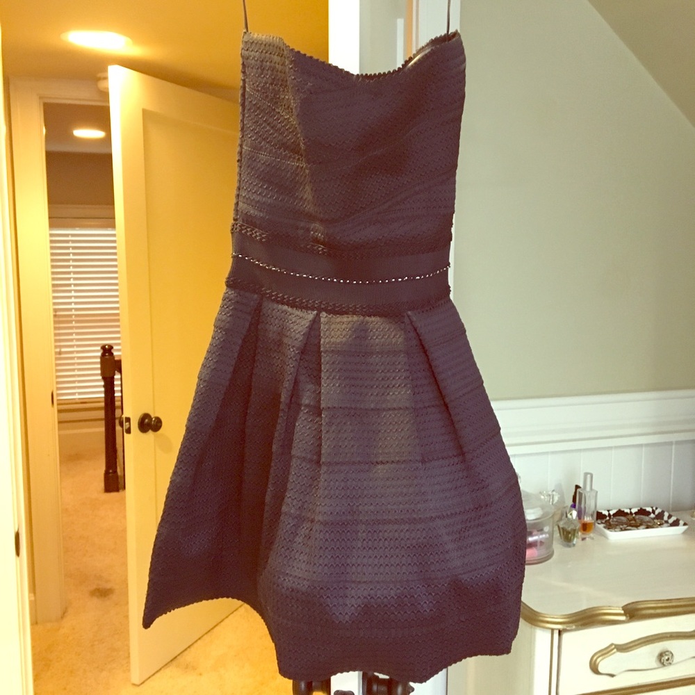 Navy strapless dress