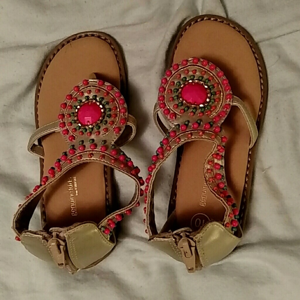 Girl's sandals