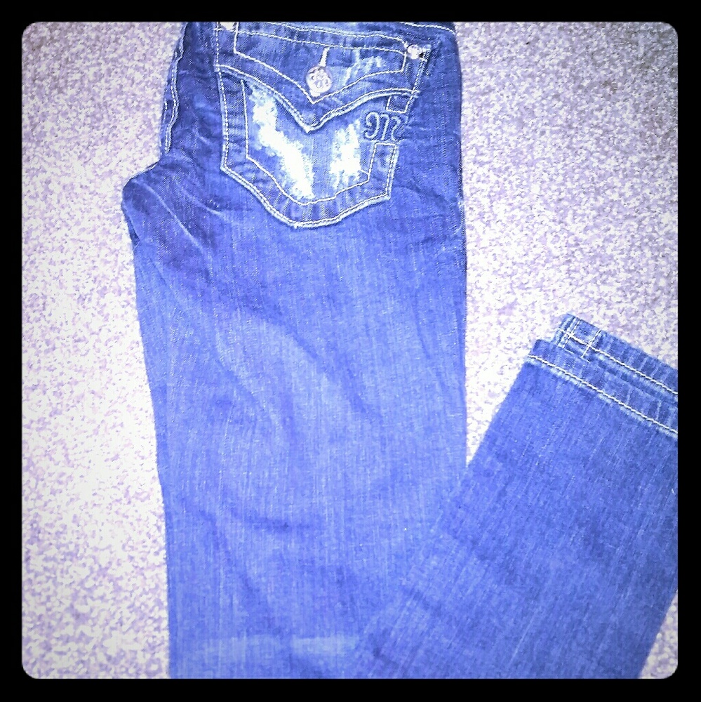 To big, looking to.trade as well for size 22or23(: