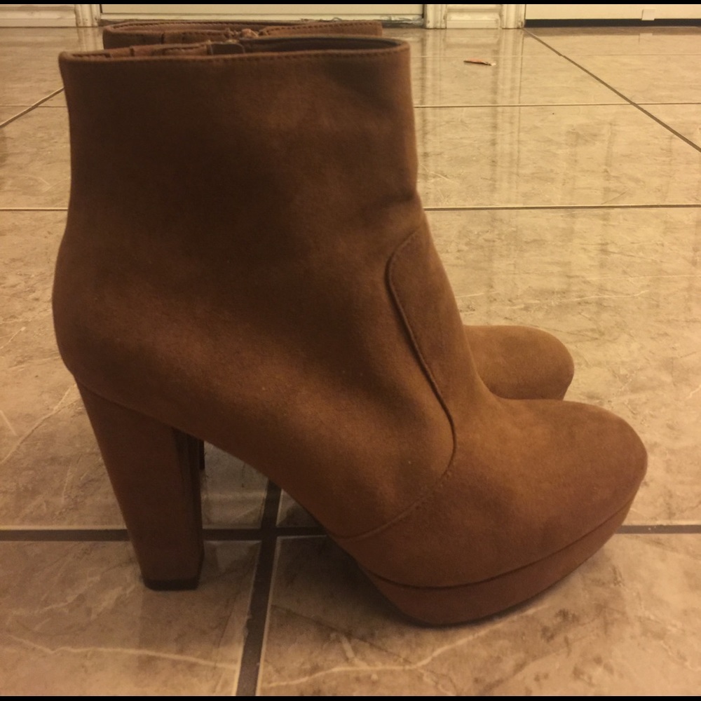 Mossimo Camel color Ankle boots.