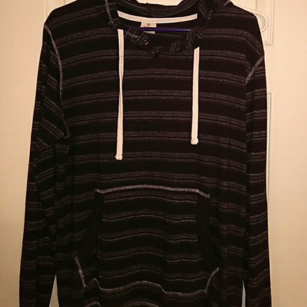 Mens t shirt long sleeve hoodie.