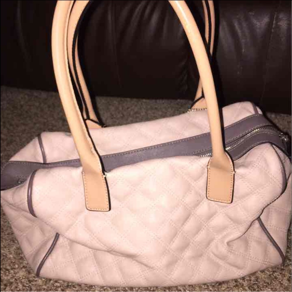 Guess purse - Picture 2 of 3