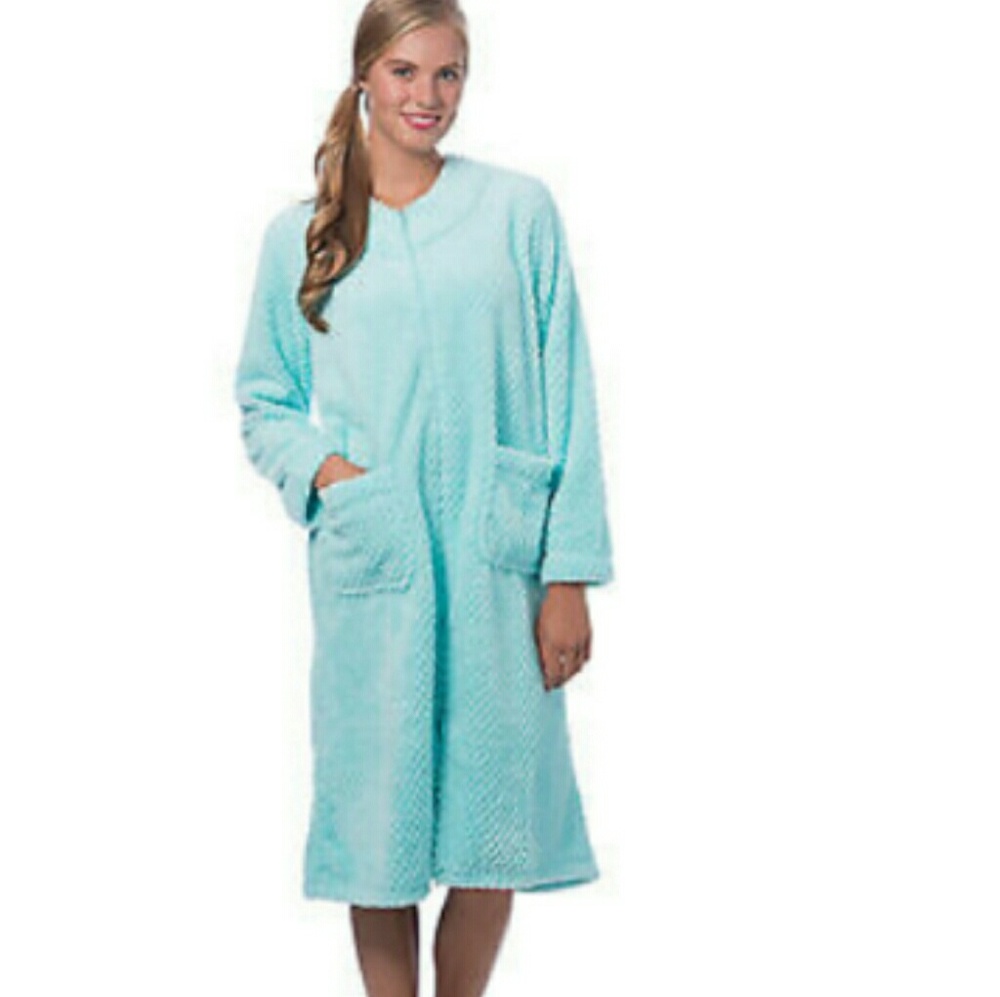Cozy Popcorn Zip Robe NWT