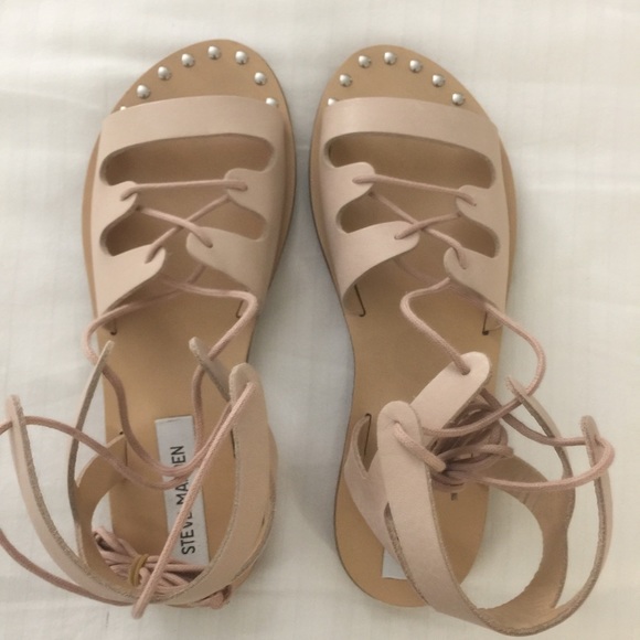 • lace-up sandal • - Picture 6 of 8