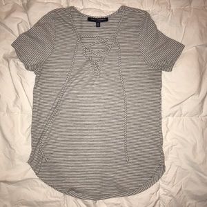 ONE CLOTHING LA "Lace Up Tee" M