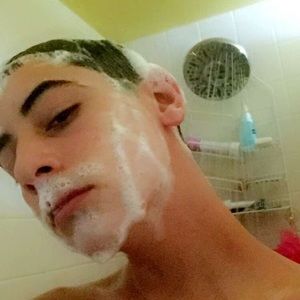 Meet your Posher, Om