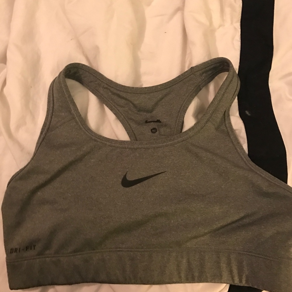 Nike pro sports bra