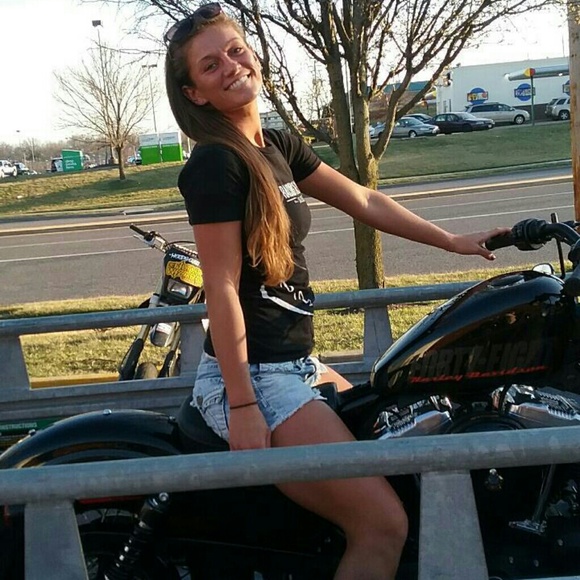 Meet your Posher, Ciara - Picture 3 of 8