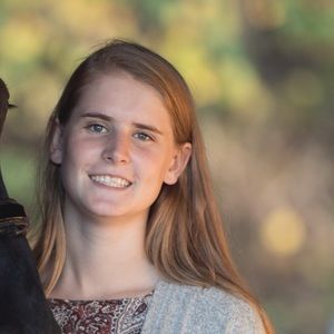 Meet your Posher, Issy