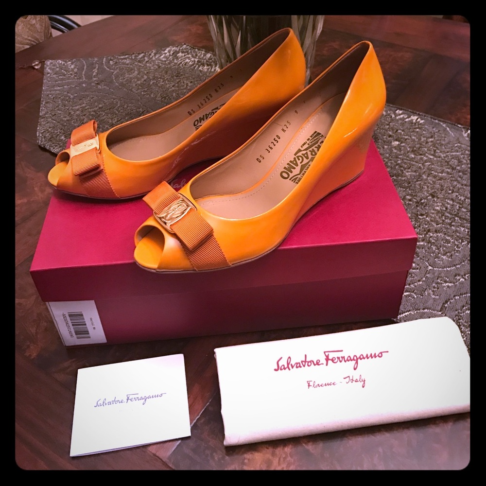 New authentic Salvatore Ferragamo wedges