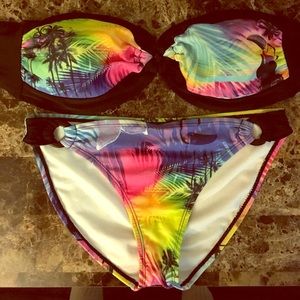 Tropical strapless bikini