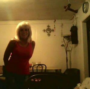 Meet your Posher, Debbie