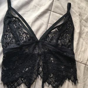 Super cute strappy black bralette!