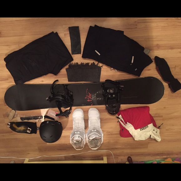 Women's snowboarding gear/collection - Picture 1 of 8