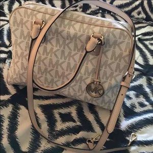 Michael Kors hand bag
