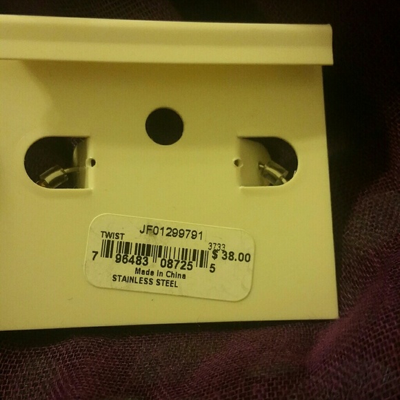 FOSSIL Twist Hoop Earrings  EUC - Picture 2 of 3