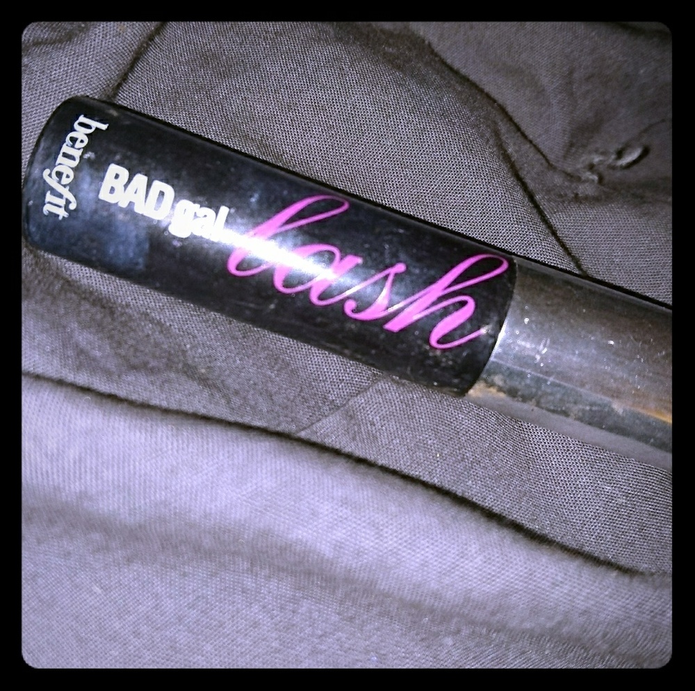 bad gal lash by benefit