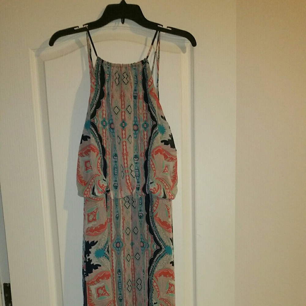 ****SOLD**Nwt. Bisou Bisou Print long length dress